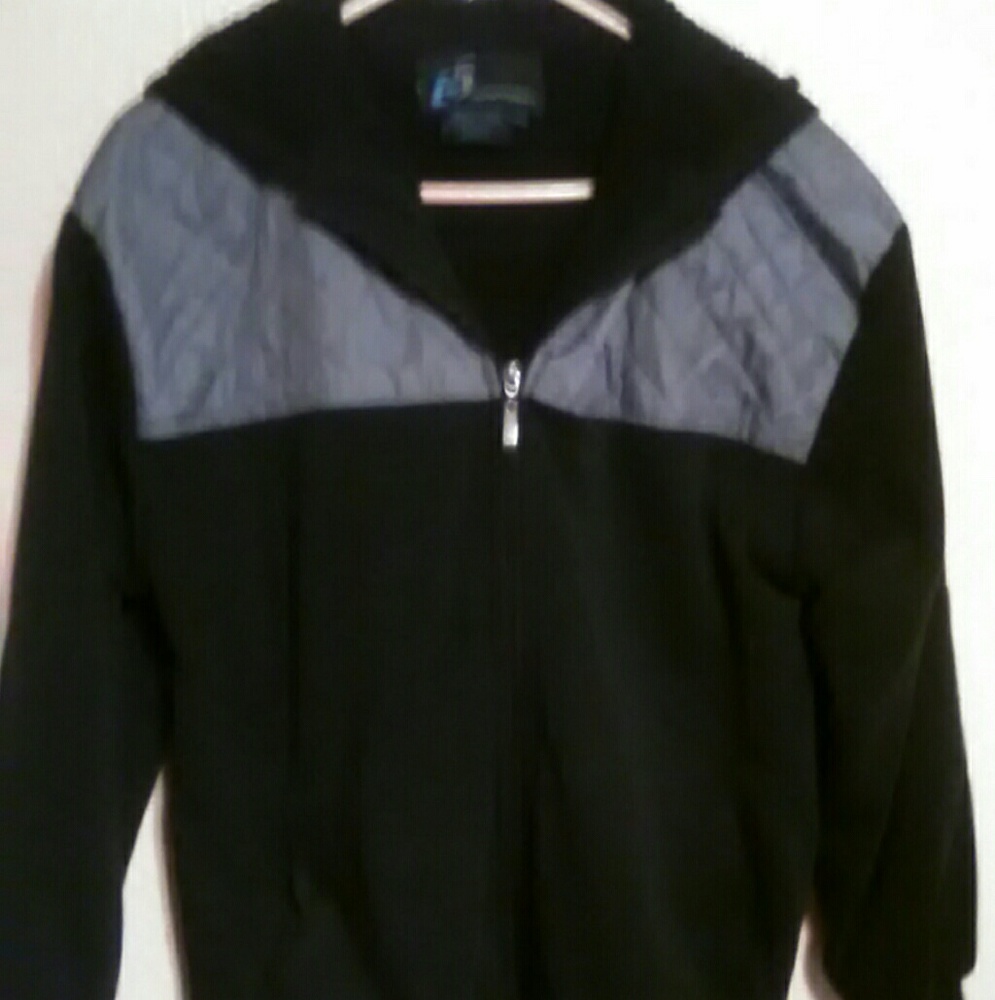 IOS Apparel black and gray quilted front hoodie